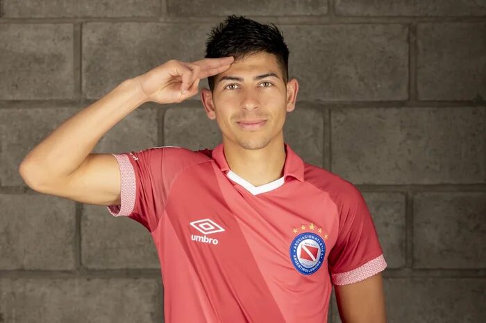 Boca arma chapéu no Inter por volante e Roger Machado liga alerta: "R$ 32,7 milhões"