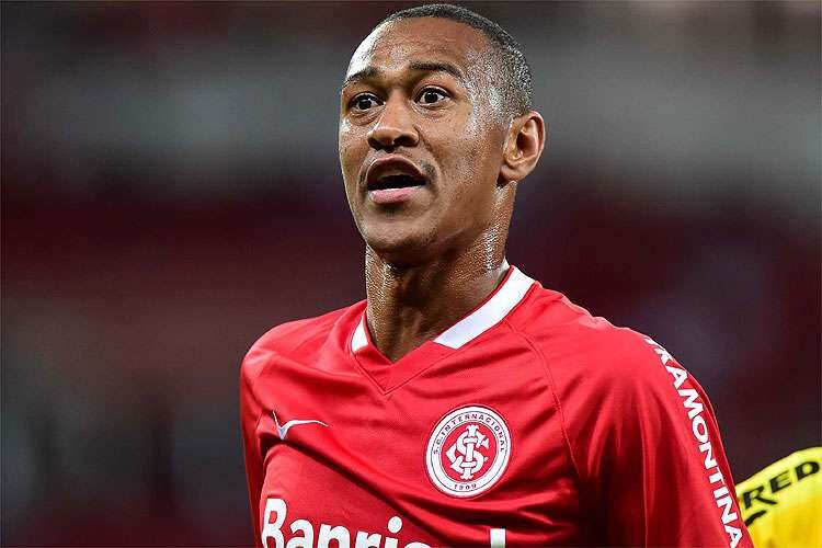 Rival tentou tirar Fabrício do Inter após briga com a torcida, revela ex-jogador