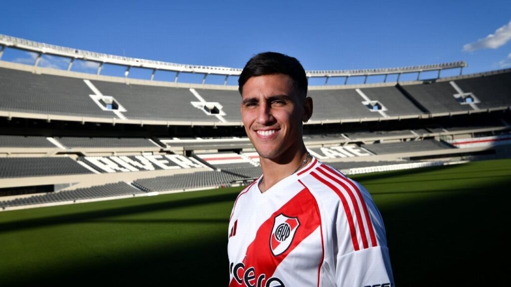 Inter não desiste de Matías Rojas: "Ele é o meia que falta!"