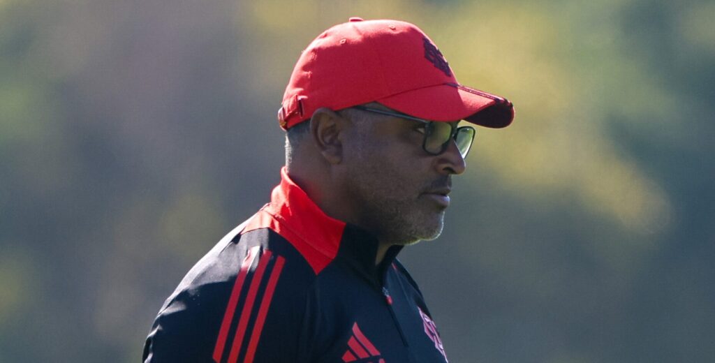 Internacional prepara R$ 60 milhões para reforçar o elenco de Roger Machado