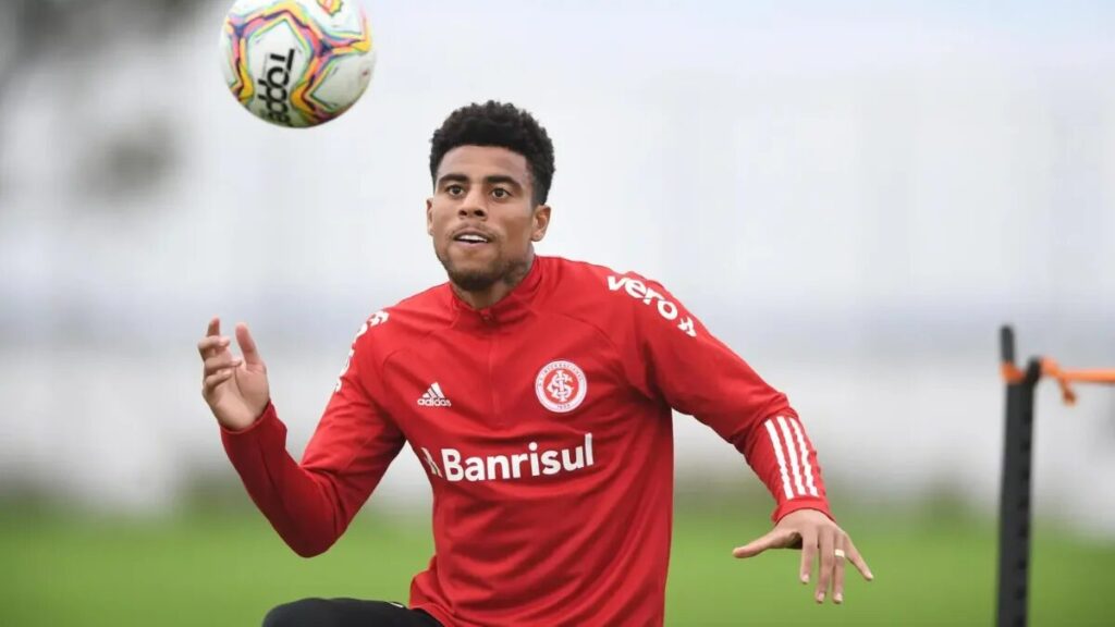 Grêmio mira reforço polêmico: Ex-centroavante do Internacional pode pintar no coirmão!