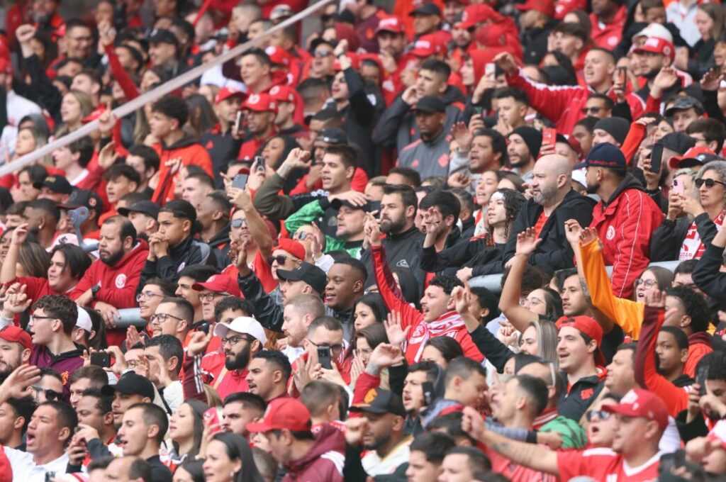 Silêncio no Beira-Rio: punição à organizada ecoa em vitória do Inter sobre o Ceará