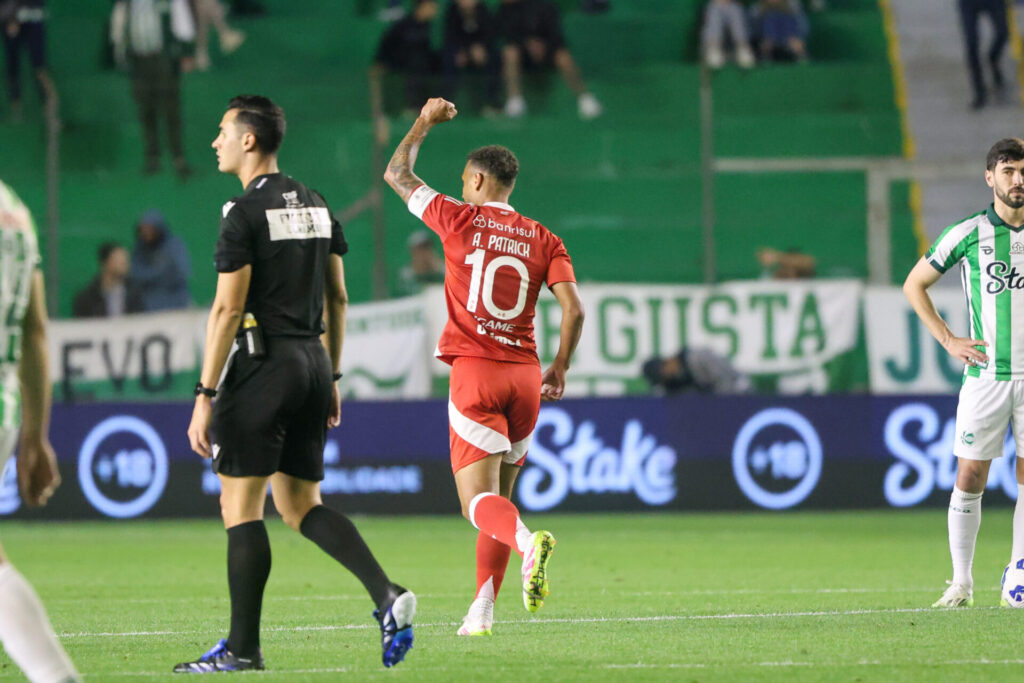 Ramón Díaz assume o Internacional e acende esperança na torcida colorada