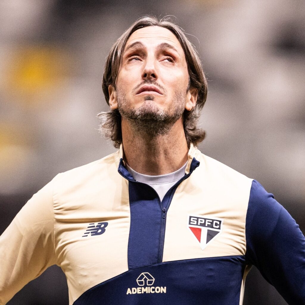 Virou novela? Inter sofre recuo de Zubeldía, e novo técnico reaparece como alternativa