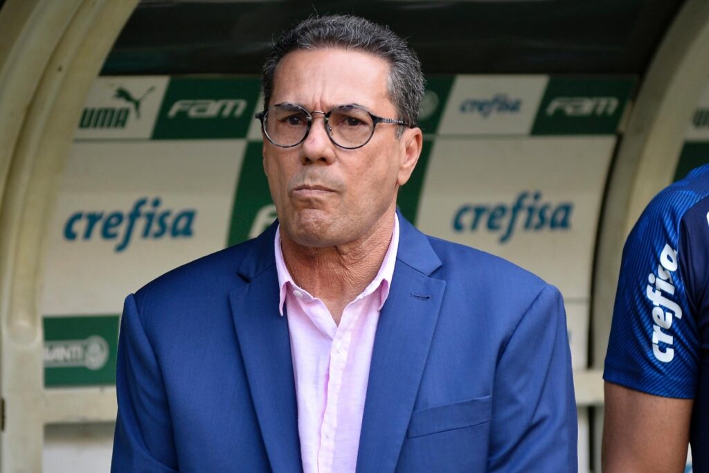 Vanderlei Luxemburgo não popa palavras e manda a real para direção do Inter