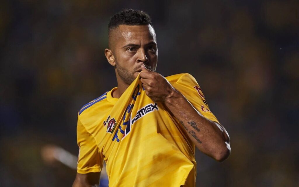 Jogador 'multicampeão' é sondado pelo Inter para temporada 2026