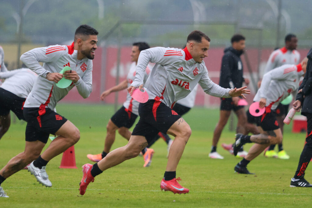 Ramon e Emiliano Diaz prepara mudanças polêmicas e Inter tem escalação definida para enfrentar o Corinthians