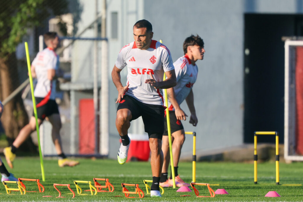 Internacional realiza jogo-treino secreto antes de encarar o Mirassol pelo Brasileirão