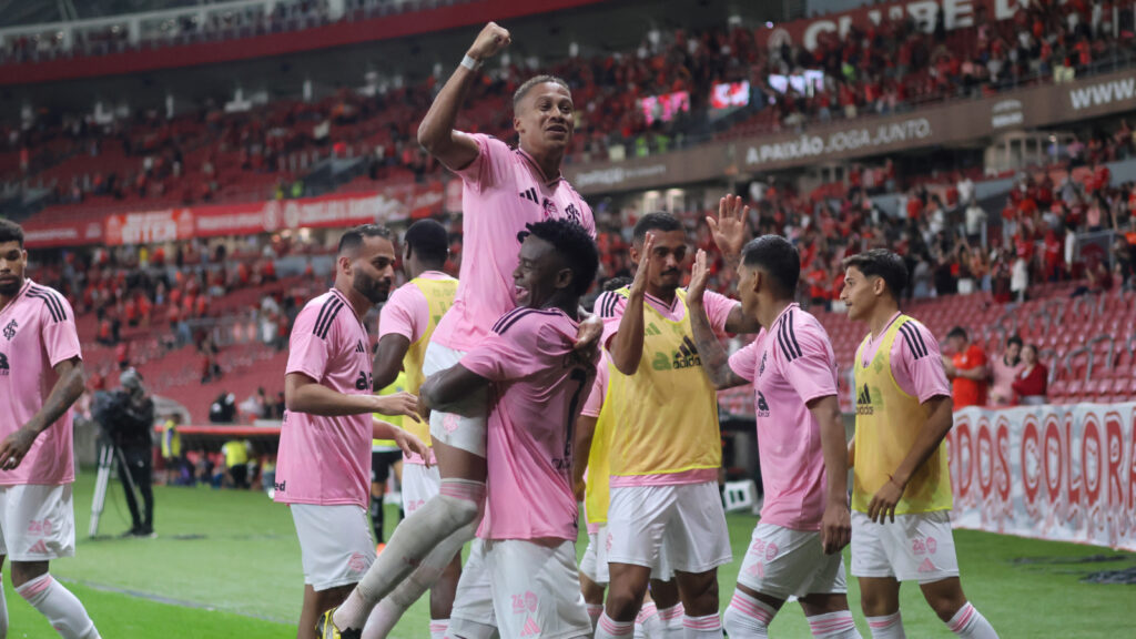 CBF muda horários dos jogos do Internacional e irrita parte da torcida colorada