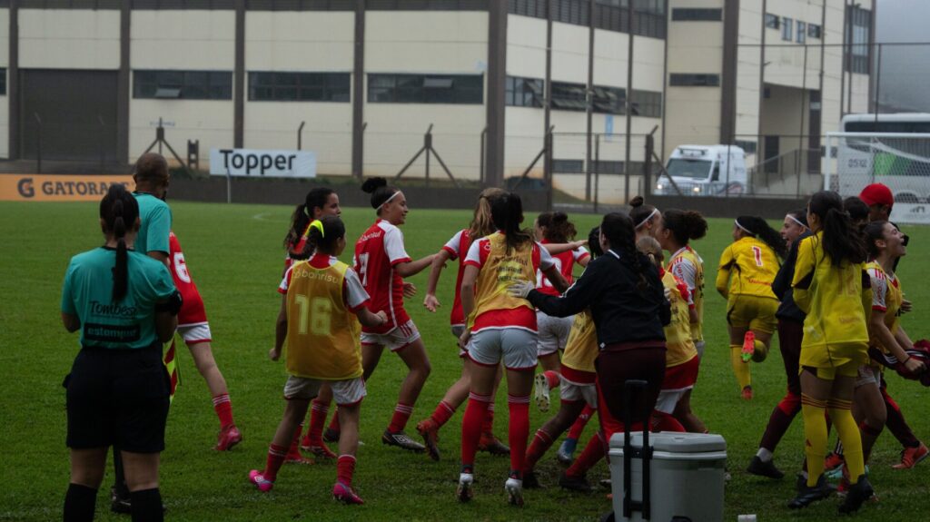 Inter larga com vitória sobre o Grêmio na Copa Gramado Sub-16 Feminina