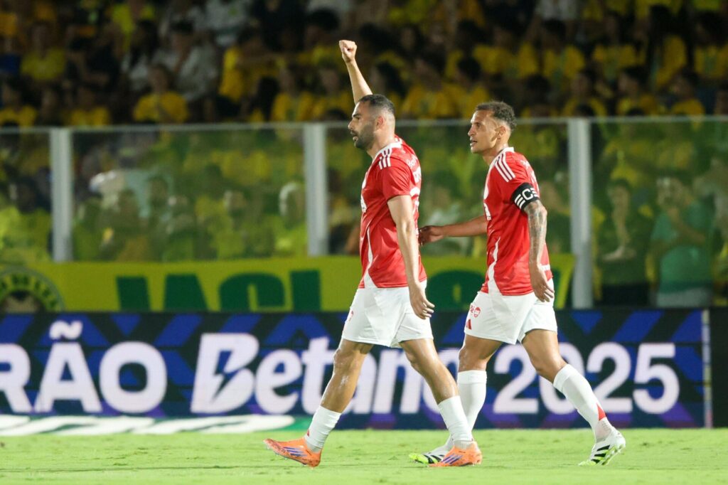 Internacional sucumbe ao Mirassol: goleada expõe falhas e pinta primeira derrota de Ramón Díaz