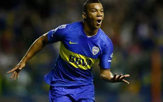 Lateral do Boca Juniors com passagem pela seleção Colombiana é oferecido ao Internacional