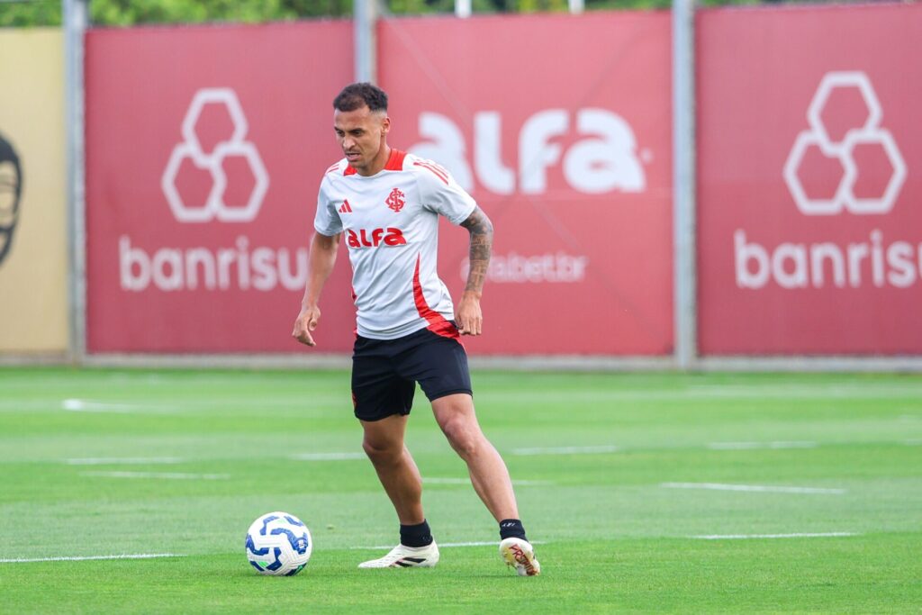 Mistério no ar! Ramon Díaz faz suspense na escalação do Inter para encarar o Atlético-MG