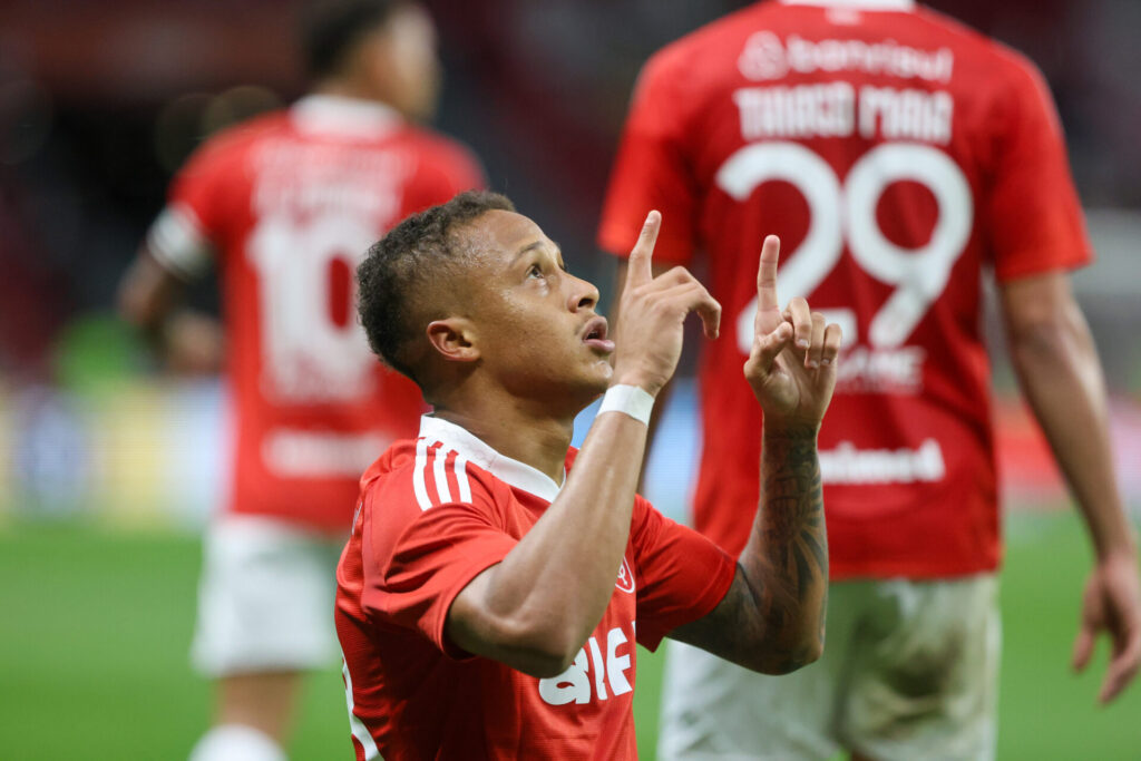 Após tropeço no Beira-Rio, comissão técnica do Inter surpreende e elogia postura do elenco: “Mostraram alma”
