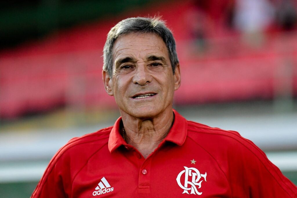 Duras críticas de ex-multicampeão pelo Inter na década de 70 a Ramón Díaz: “Muito ruins…”