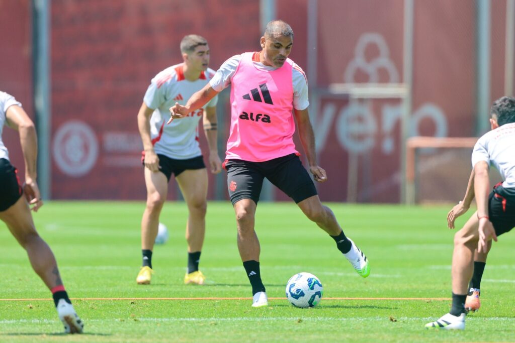 Inter acelera ajustes finais e mira reação decisiva antes de encarar o Ceará