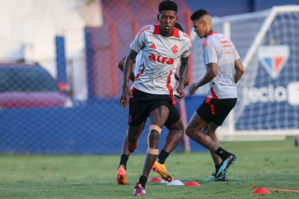 Inter mira reforço na zaga e negociação com Cruzeiro ganha novo capítulo