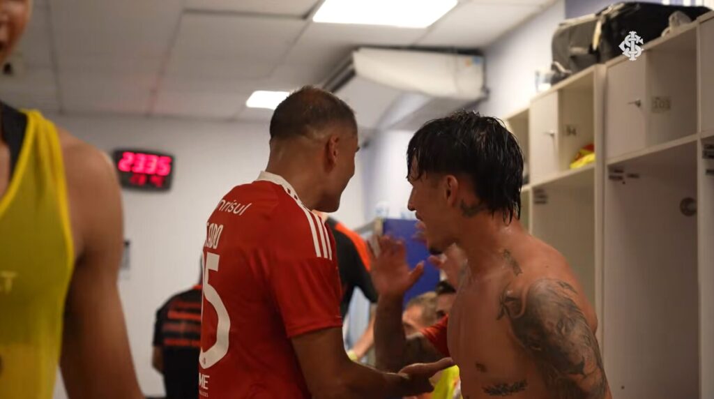Apenas um 'dilema' no vestiário do Inter: "Repetir o que deu certo"