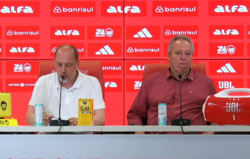 Abel Braga se explica após fala homofóbica' sobre camisa rosa do Inter e cita D’Alessandro: “Foi brincadeira”