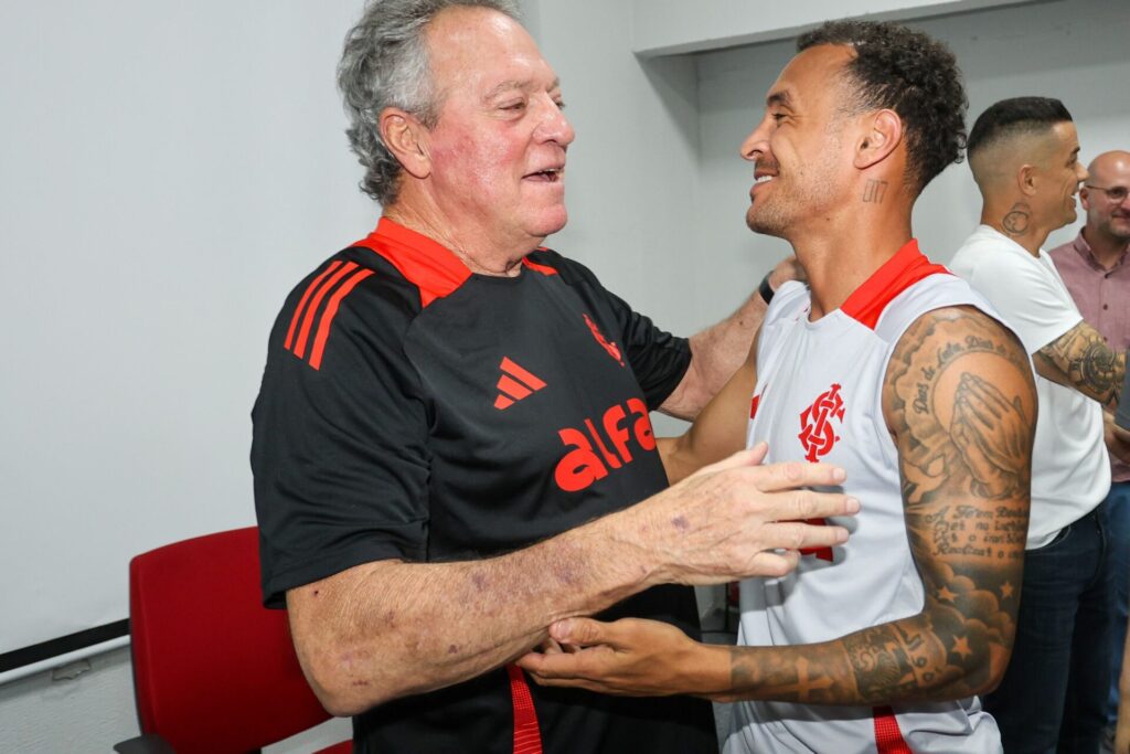 Abel volta e acende esperança no Beira-Rio: Inter busca as duas vitórias que valem a permanência