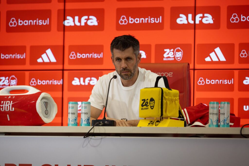 Inter apresenta Pezzolano e técnico quebra o silêncio sobre rótulo de "plano B"