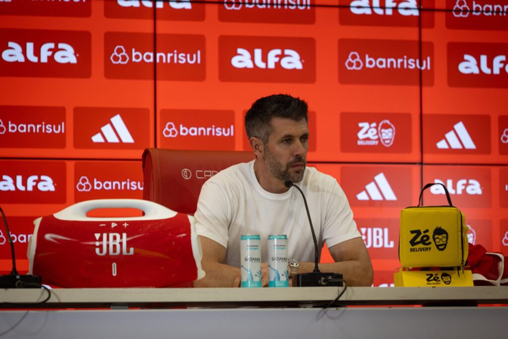 Inter apresenta Pezzolano e técnico quebra o silêncio sobre rótulo de "plano B"