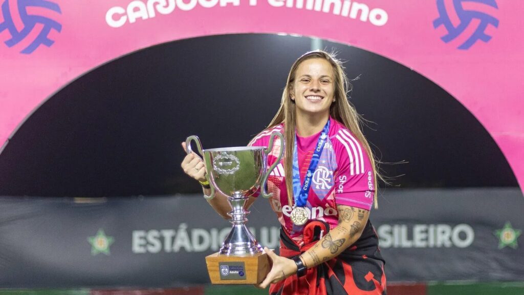 Inter repatria promessa do gol ex-Flamengo