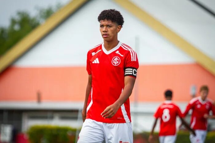 O meia que encanta o Sub-17 do Inter e carrega um Legado Inesquecível