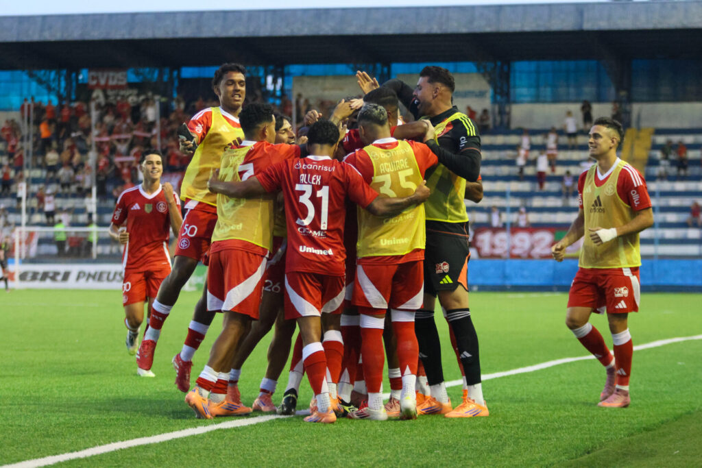 Inter impõe ritmo, estreia Pezzolano com goleada e mantém 100% no Gauchão