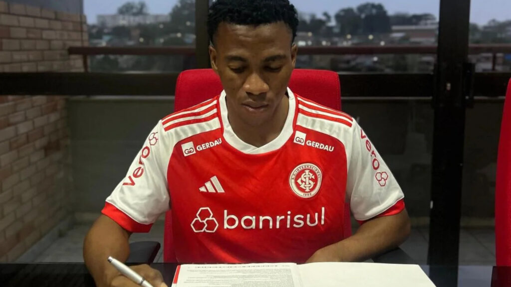 Jovem do Inter chamou a atenção de Abelão e vai disputar o gaúchão 2026