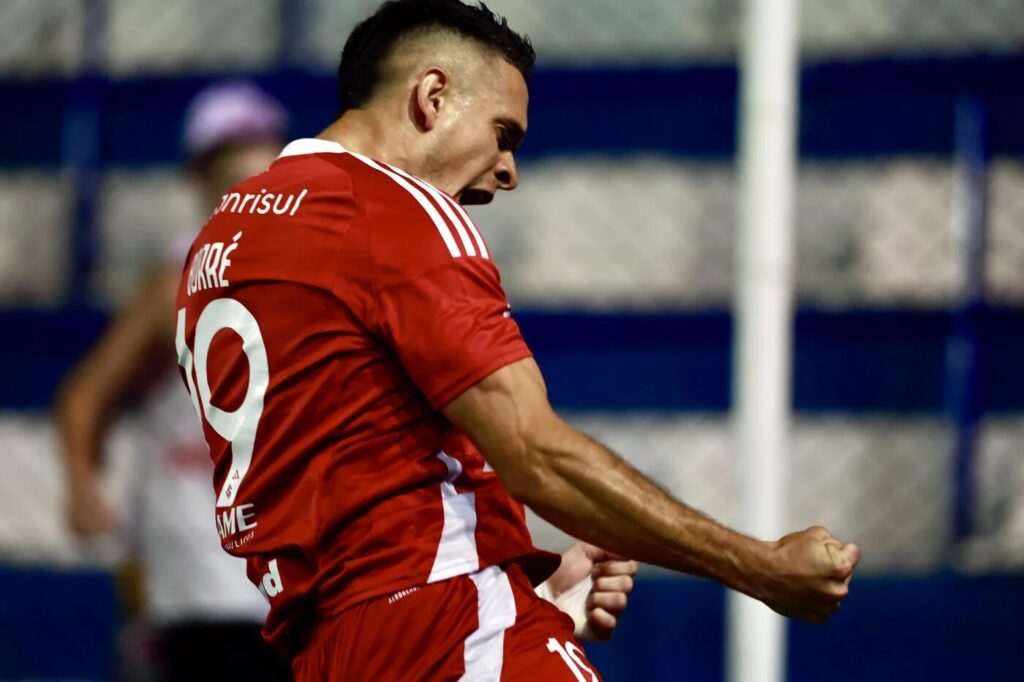 Inter reacende a chama e vê Borré dar sinais de renascimento no ataque