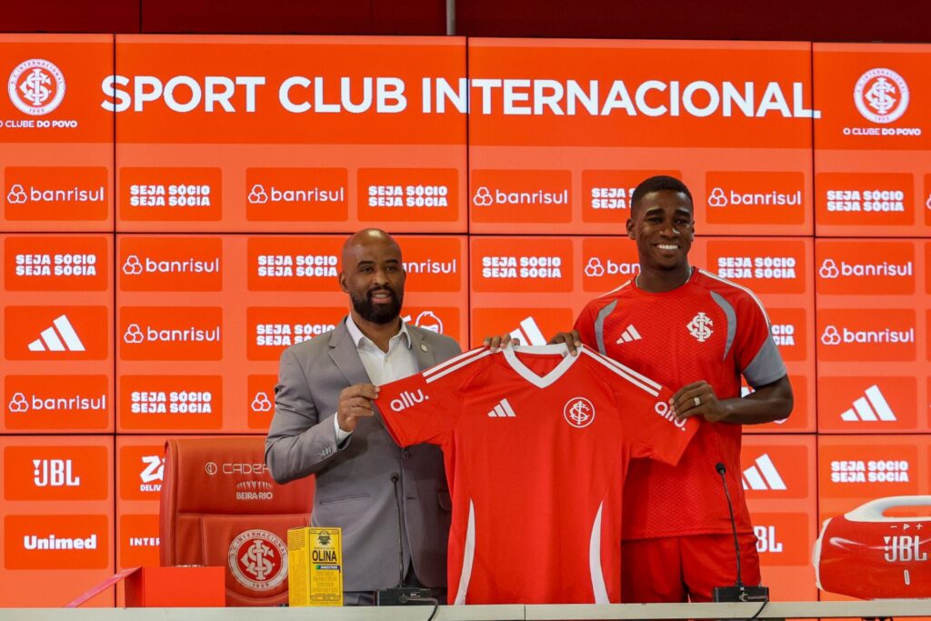 Inter apresenta Félix Torres e zagueiro faz promessa que anima a torcida: "Vou fazer o torcedor feliz"