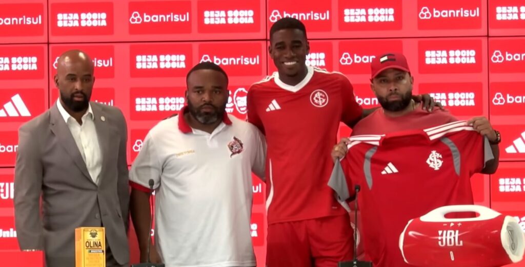 Inter apresenta Félix Torres e zagueiro faz promessa que anima a torcida: "Vou fazer o torcedor feliz"