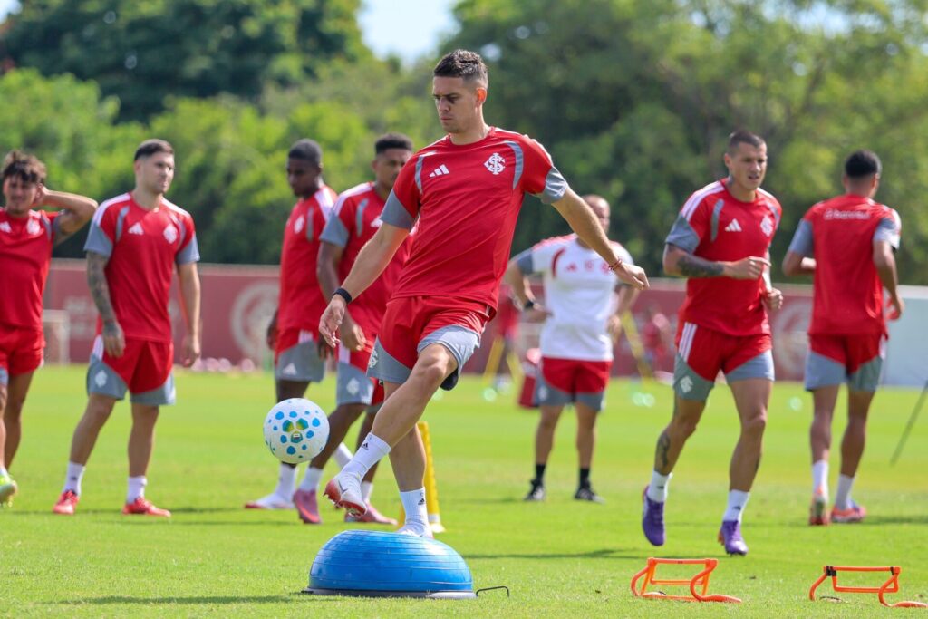 Inter tem que manter os pés no chão após Gre-Nal e reforça: “rival não é parâmetro”