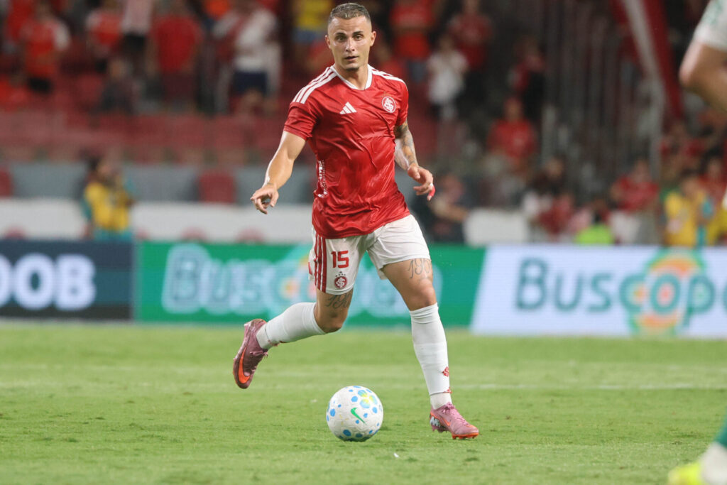 Golaço, polêmica e castigo: a noite dura do Inter no Beira-Rio