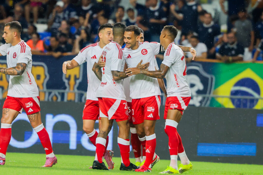 Gre-Nal à vista: Inter chega pressionado e com uma dúvida que pode mexer no time