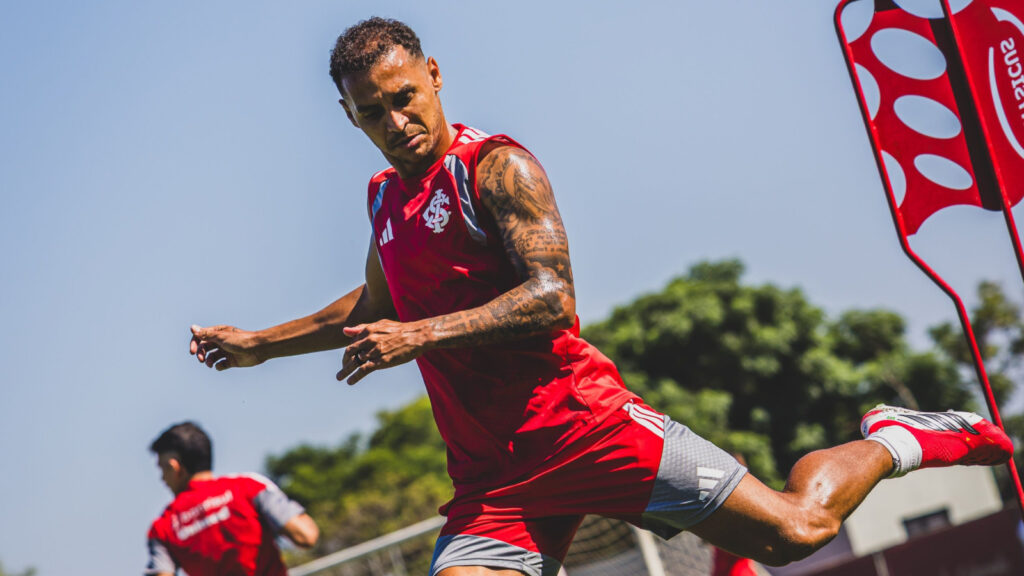 Inter muda peças e guarda segredos para decisão no Beira-Rio