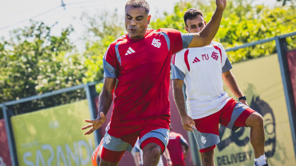 Inter muda peças e guarda segredos para decisão no Beira-Rio
