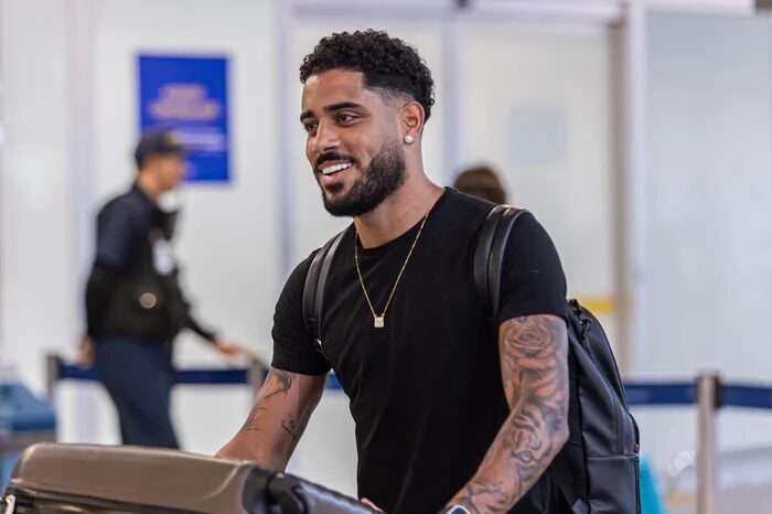 Inter fecha com lateral do Rogério Ceni e aguarda chegada a Porto Alegre