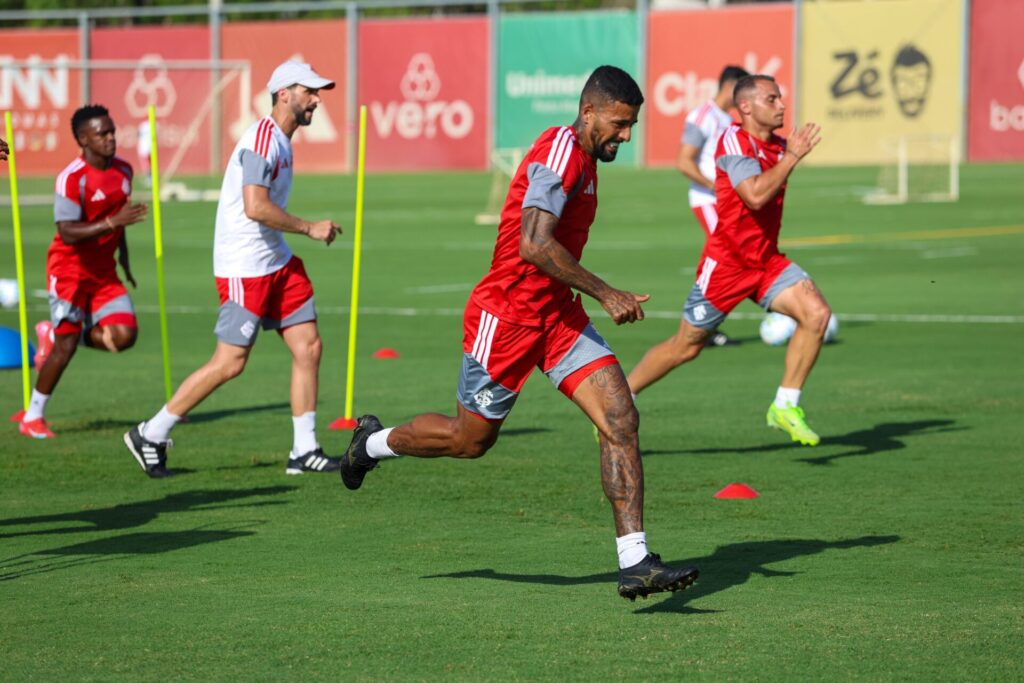 Com reforço caseiro, Inter liga o alerta e acelera preparação para duelo com o Palmeiras
