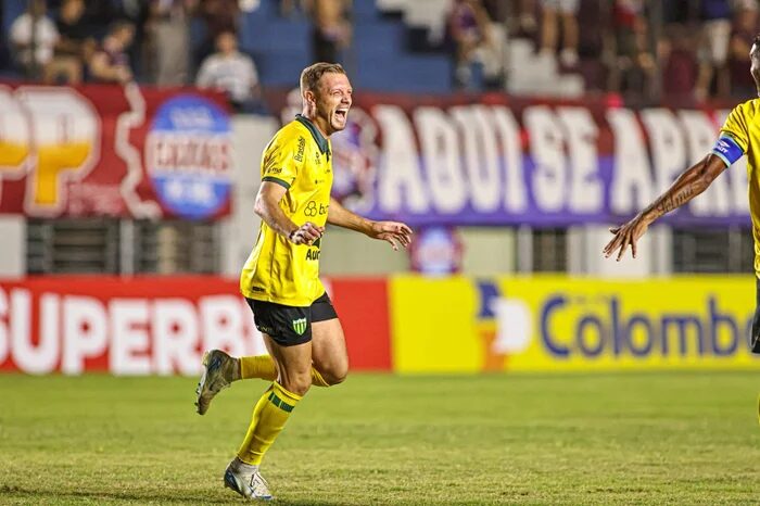 Jogador do Ypiranga da entrevista e manda recado para o Inter:  "São onze contra onze, não existe favorito”