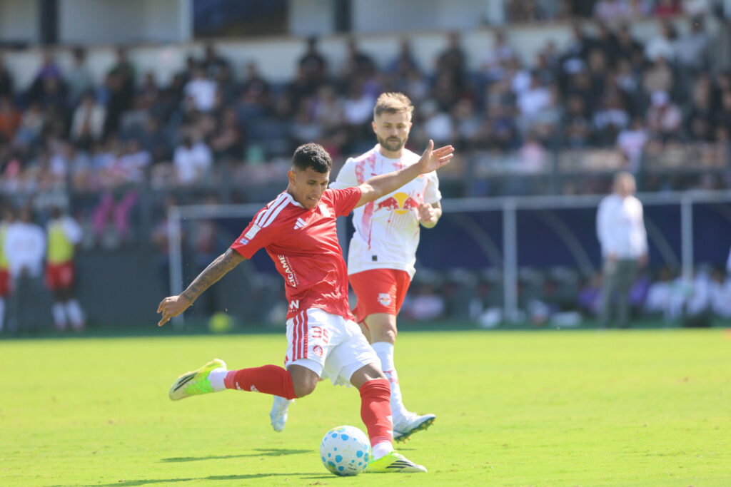 Bragantino vence Inter